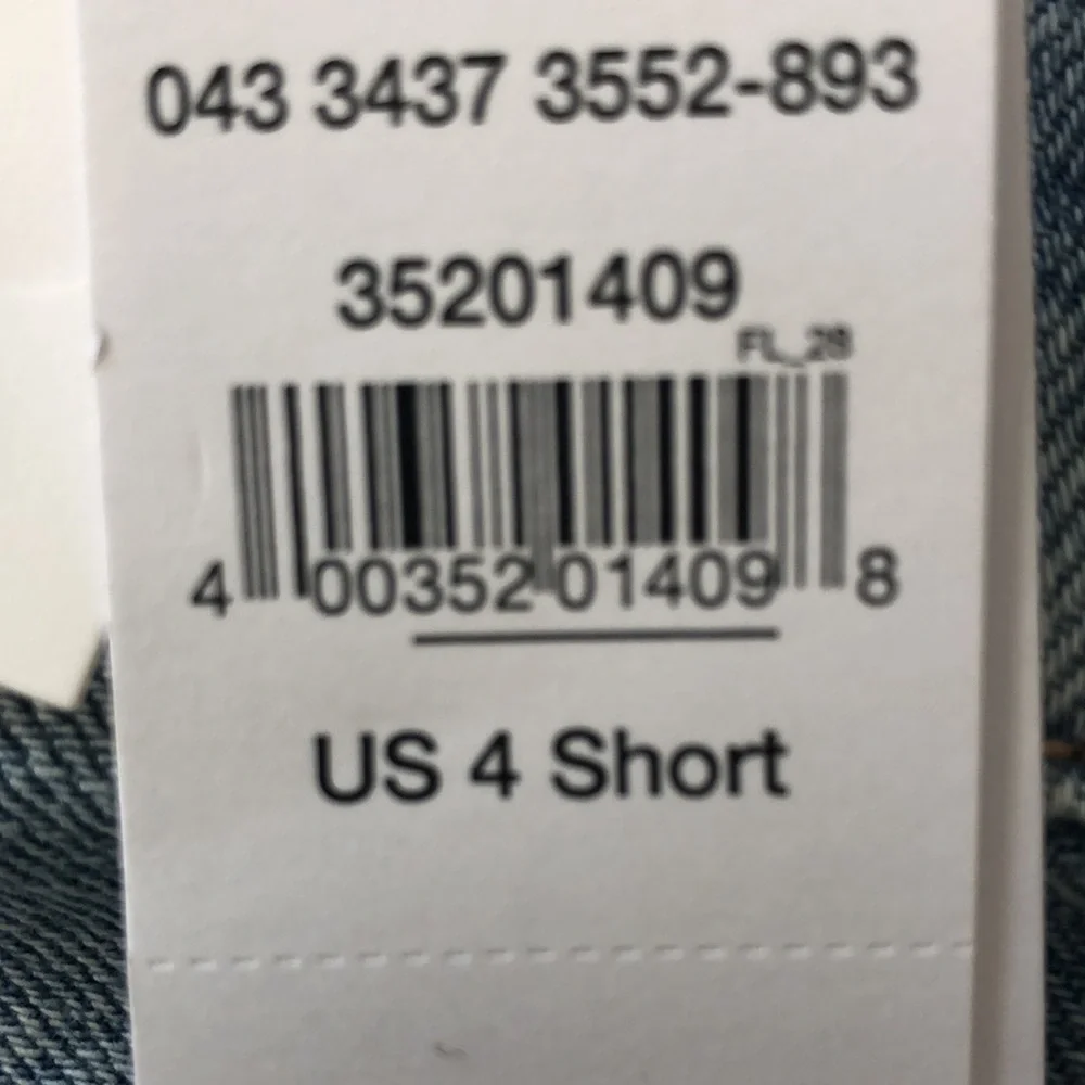 AE 90s high rise boyfriend jean size 4 short - Picture 4 of 4